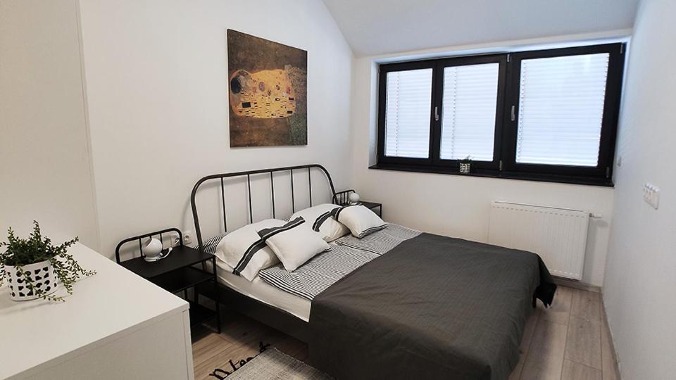 Piacsek Apartmanhotel *